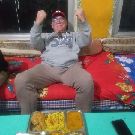 Milkman Guest House Pushkar Bagian luar foto
