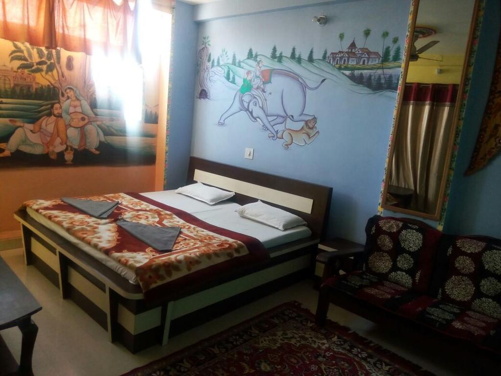 Milkman Guest House Pushkar Bagian luar foto