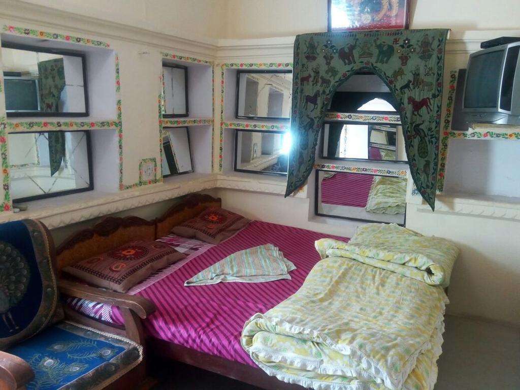 Milkman Guest House Pushkar Bagian luar foto