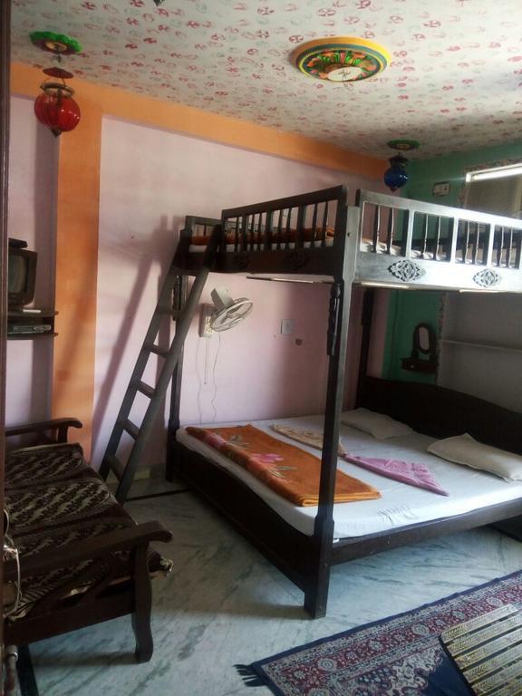 Milkman Guest House Pushkar Bagian luar foto