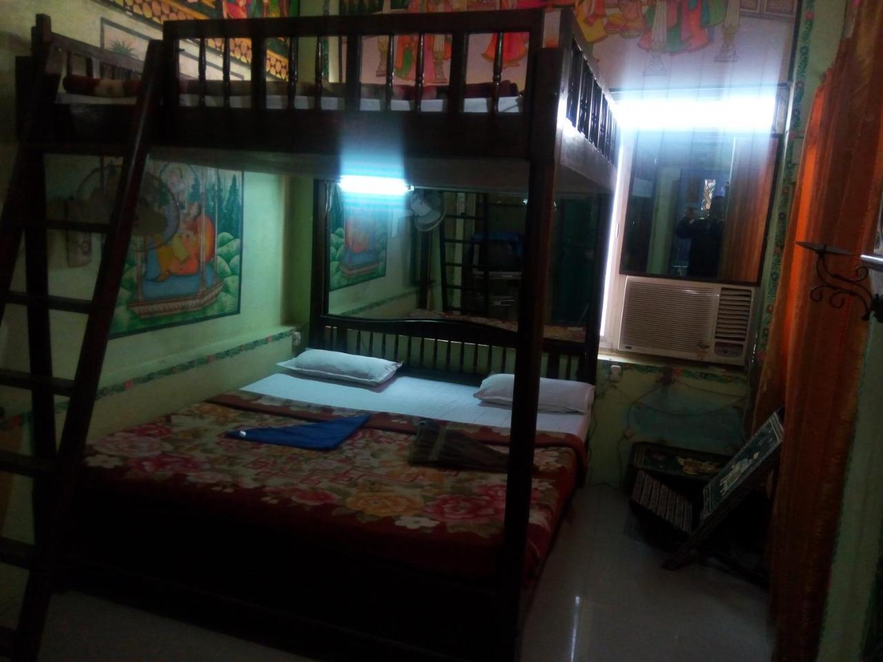 Milkman Guest House Pushkar Bagian luar foto