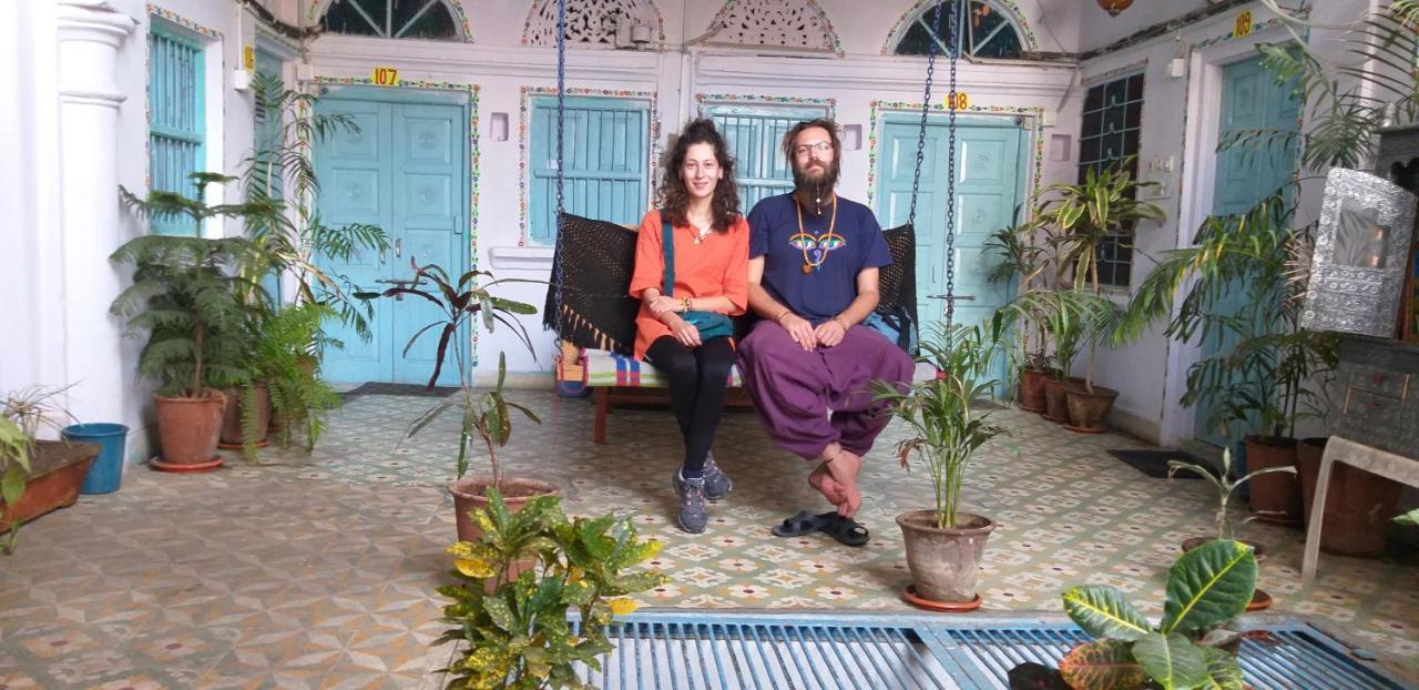 Milkman Guest House Pushkar Bagian luar foto